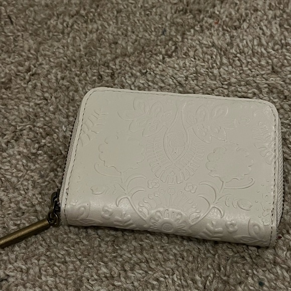 The Sak Iris Medium Embossed Authentic Leather Wallet in Stone Floral - Picture 3 of 9